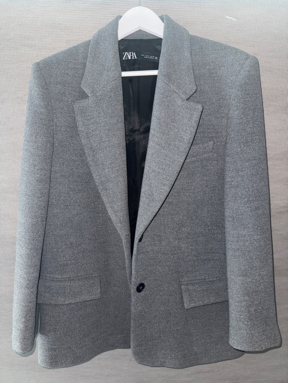 ZARA Women’s Gray Single-Breasted Blazer with Notch Lapels